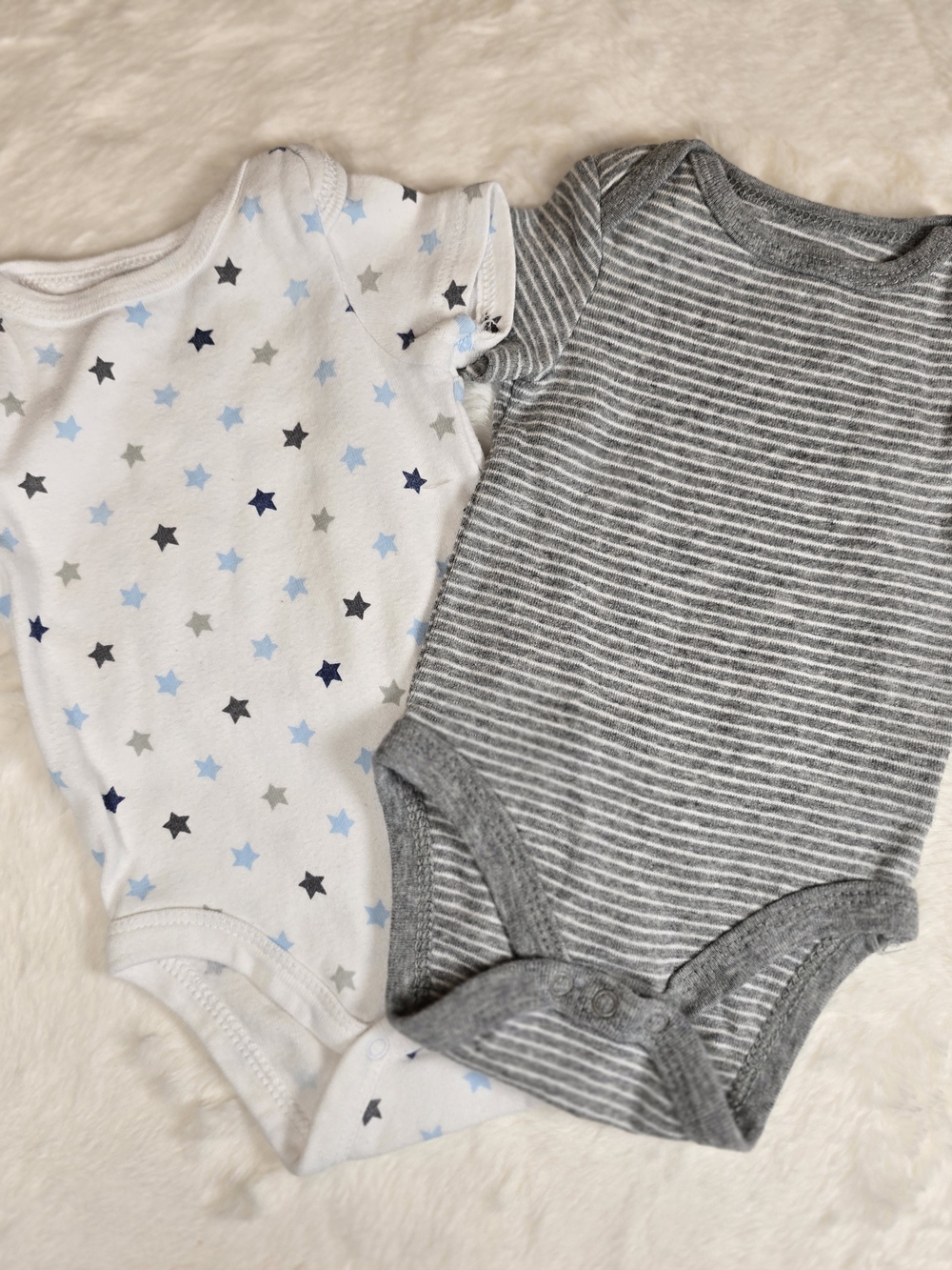 Circo White Star & Gray Stripe Baby One-Piece Bodysuit Set